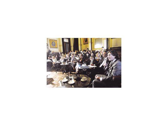 La comisión bicameral de seguimiento de los DNU quedó acéfala en su última reunión de 2009. La oposición impulsa ahora a un diputado radical como presidente de ese cuerpo.