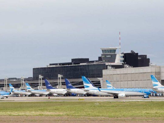 Los pasajes de avión en el centro de una polémica por la constitucionalidad de un DNU.