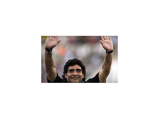 Maradona apuesta al equipo de Messi.