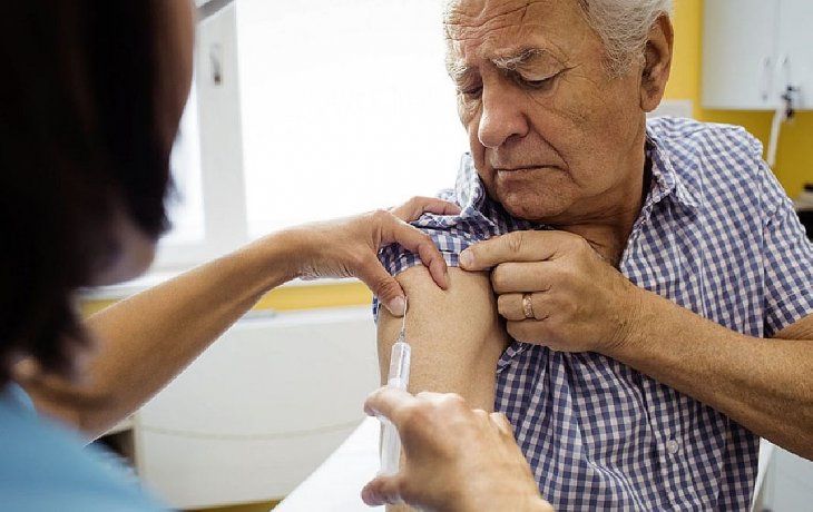 Desde el viernes los adultos mayores de 70 años de la Ciudad podrán sacar turno para vacunarse contra el Covid-19.