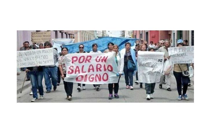 Las protestas policiales y acuertelamientos comenzaron la semana pasada en Córdoba y se extendieron a una docena de provincias.