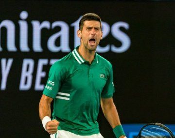 Djokovic venció sin complicaciones a Karatsev y alcanzó su novena final del Abierto de Australia