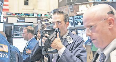 El Gobierno insiste: hay en marcha un golpe financiero (foto 1)