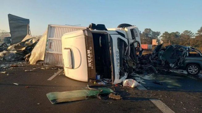Así quedó el camión tras el fatídico accidente en Campana