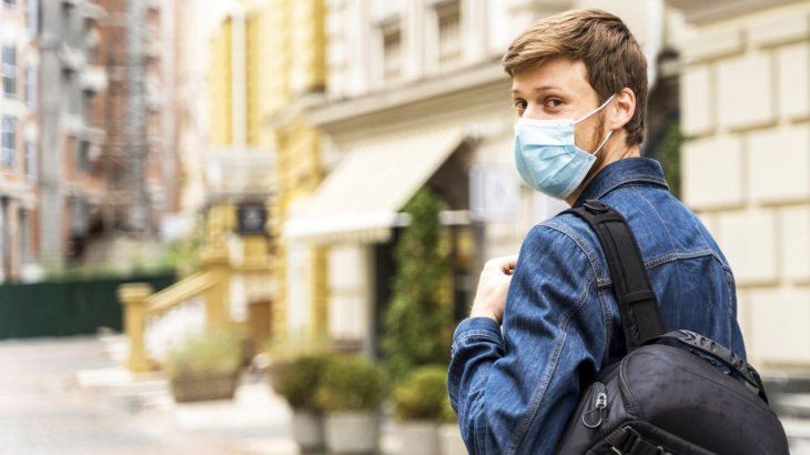 It is recommended to stay indoors, wear a mask and stay hydrated. It is recommended to stay indoors, wear a mask and stay hydrated.