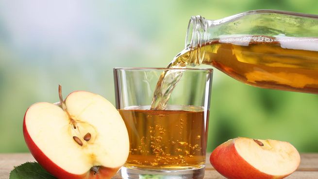 Un jugo de manzana ha despartado alerta por su alto nivel en azúcar.