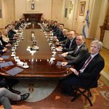 Las provincias necesitarán dólares en 2026 para pagar sus deudas. Las provincias necesitarán dólares en 2026 para pagar sus deudas.