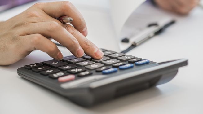 Los cambios en el sistema previsional pueden presionar el déficit fiscal y afectar a largo plazo la nota crediticia de Uruguay.