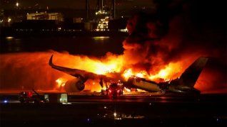 Impactantes imágenes del avión incendiado en Japón