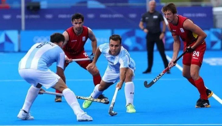 Los Leones tuvieron un mejor primer cuarto, con m&aacute;s movimiento de la bocha a lo largo del campo y con m&aacute;s presencia en el campo rival, pero nunca encontr&oacute; el espacios para convertir, aunque si sufri&oacute; con una gran atajada de Tom&aacute;s Santiago.