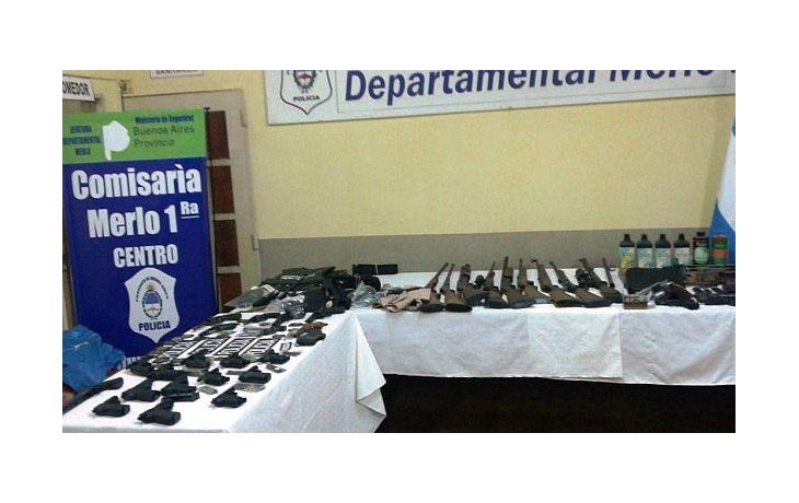Secuestran arsenal en allanamientos en el oasis del chorro