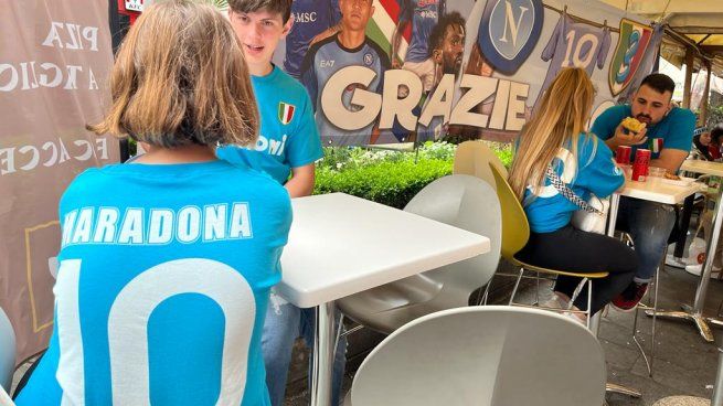 El Napoli quedó con 18 puntos de ventaja con Lazio.