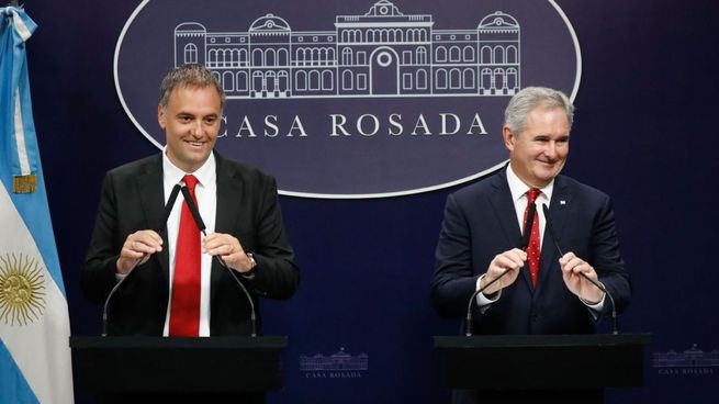 Manuel Adorni y Pablo Quirno brindaron una conferencia de prensa en Casa Rosada.&nbsp;