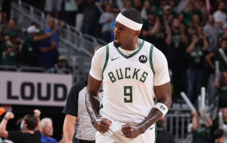sin antetokounmpo, milwaukee gano y quedo a un partido de la final