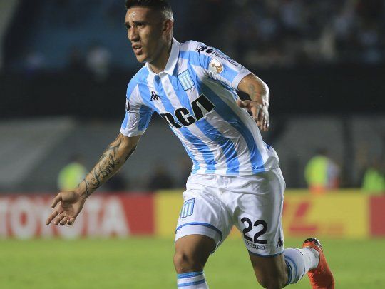 ¿Centurión vuelve al fútbol argentino?