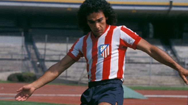 Hugo Sánchez Márquez debuta en Atlético de Madrid en 1981.