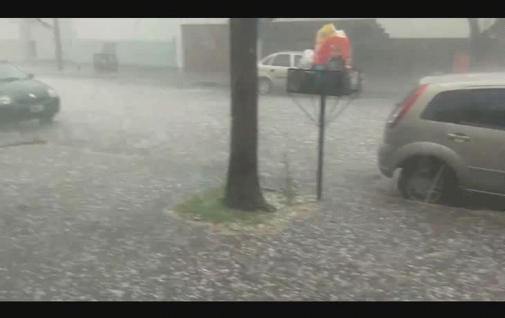 Pasadas las 10 de la mañana se registró el primer granizo del día en Bragado.