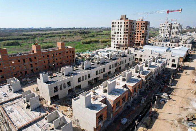 Aun hay más de 15.000 viviendas en la línea Desarrollos Urbanísticos que están frenadas o sin concluir, por ahora se desconoce el destino que tendrán Aun hay más de 15.000 viviendas en la línea Desarrollos Urbanísticos que están frenadas o sin concluir, por ahora se desconoce el destino que tendrán