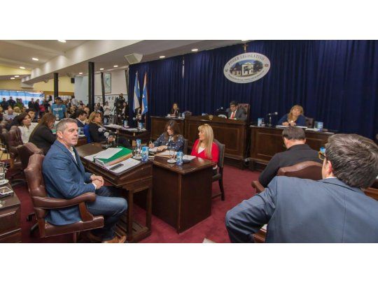 La legislatura fueguina aprobó una ley para que funcionarios electos y designados de los tres poderes realicen controles sobre consumo de drogas ilegales. Aún falta la promulgación del Ejecutivo provincial.