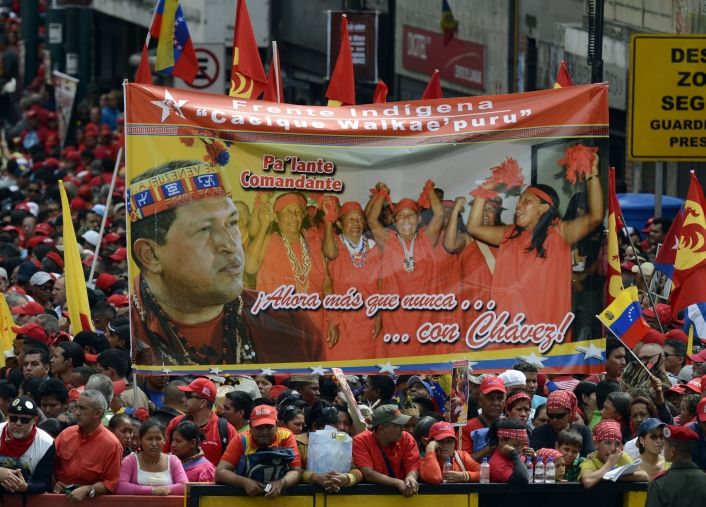Masivo acto de virtual asunción de Chávez