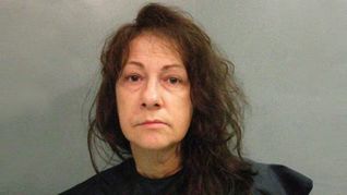 La mujer ocultó a su madre durante más de un año; su pareja, cómplice, se suicidó. La mujer ocultó a su madre durante más de un año; su pareja, cómplice, se suicidó.