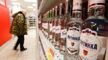 Treinta y dos personas murieron en Rusia por la ingesta de alcohol adulterado.