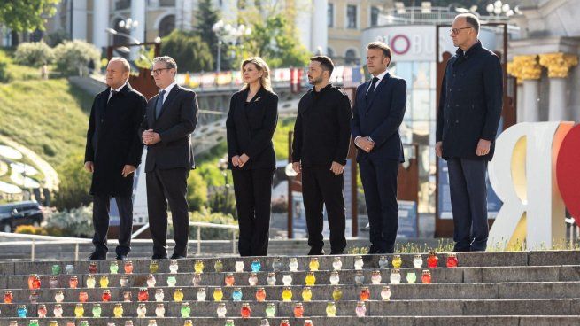 Ucrania y demás líderes se reunieron en la plaza de Maidán.
