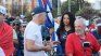 Tenemos mucho que defender, sostuvieron cubanos manifestantes a las afueras de la embajada de EEUU.