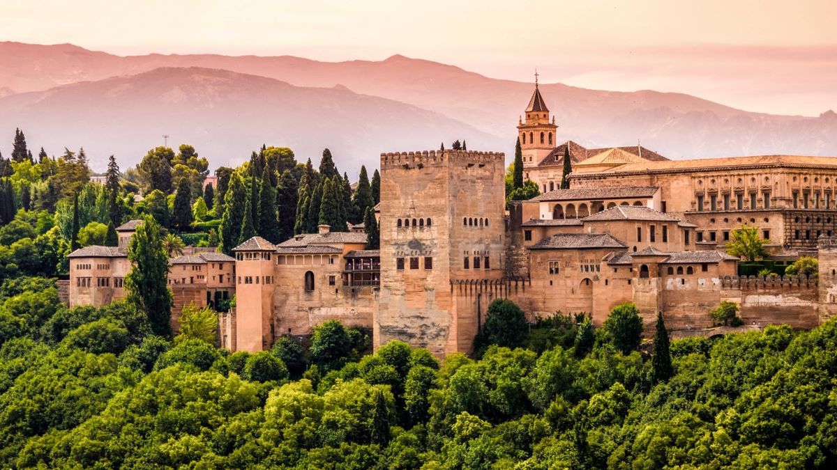 This is one of the oldest mansions in Spain: what is the Alhambra