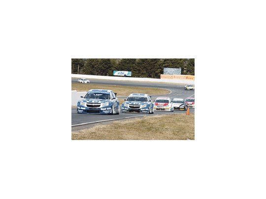 El Chevrolet Cruze de Agustín Canapino marcó el camino durante toda la carrera del Súper TC2000, que se desarrolló en el autódromo “Oscar Cabalén”, de Alta Gracia, Córdoba.