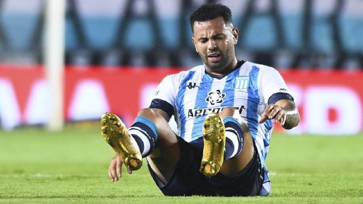 Los hinchas de Racing explotaron contra Cardona