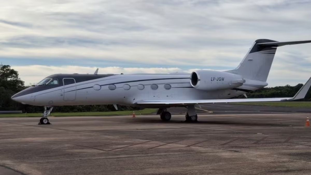 El avión que esperó 24 horas en Puerto Iguazú para trasladar a Flávio Bolsonaro