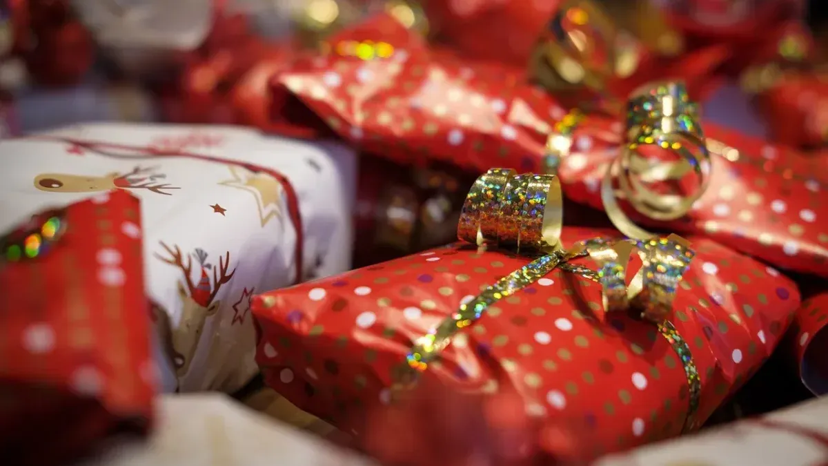 El origen de la tradición de los regalos en Navidad: entre lo pagano y lo  religioso