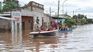Algunas familias debieron ser evacuadas con equipos especiales en La Madrid, en el sur tucumano. 
