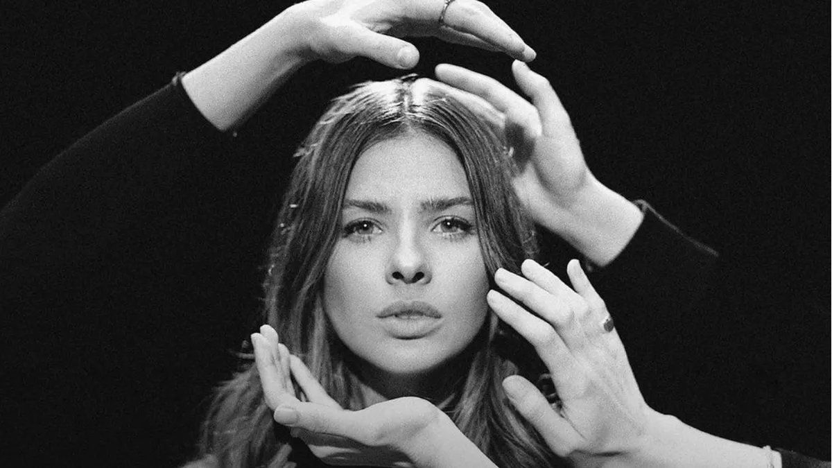 China Suárez premiered a new song with references to Wandagate