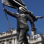 El Ayuntamiento de Westminster decidió cercar preventivamente la escultura de Bansky. El Ayuntamiento de Westminster decidió cercar preventivamente la escultura de Bansky.