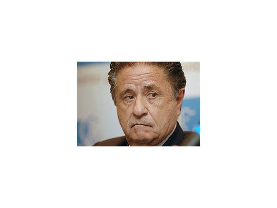 Duhalde instó a los dirigentes rurales a organizarse y participar en política