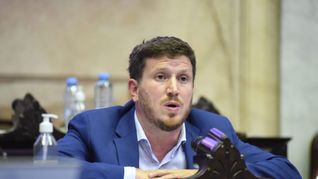 Federico Angelini renunció al Ministerio de Seguridad y se encamina a sumarse al gabinete de Maximiliano Pullaro. Federico Angelini renunció al Ministerio de Seguridad y se encamina a sumarse al gabinete de Maximiliano Pullaro.