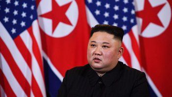 Rumores sobre la salud de Kim Jong-un indican que estaría muerto o en estado vegetativo. Corea del Norte no confirmó ninguna versión.