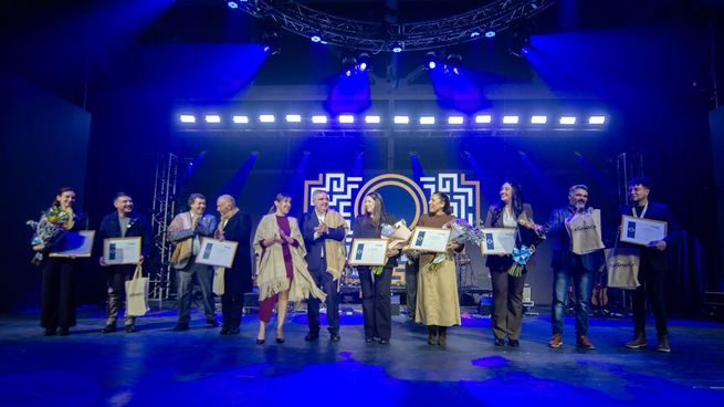 Raul Jalil presidió la inauguración del Festival Nacional e Internacional del Poncho.