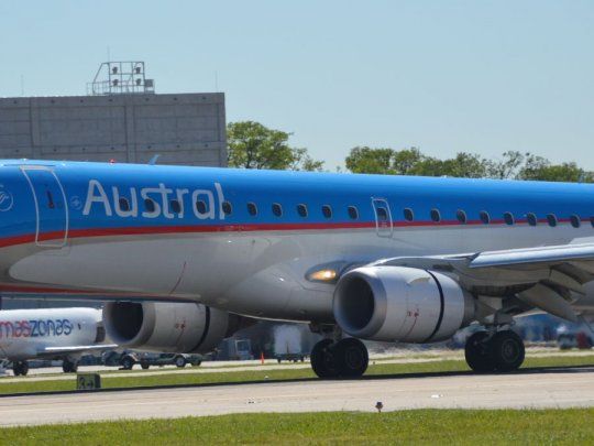 Un vuelo de Austral marcó el regreso de las operaciones aerocomerciales a Mar del Plata.