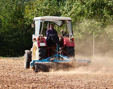 Se homologó la paritaria de trabajadores rurales con un básico de casi $1.100.000. Se homologó la paritaria de trabajadores rurales con un básico de casi $1.100.000.