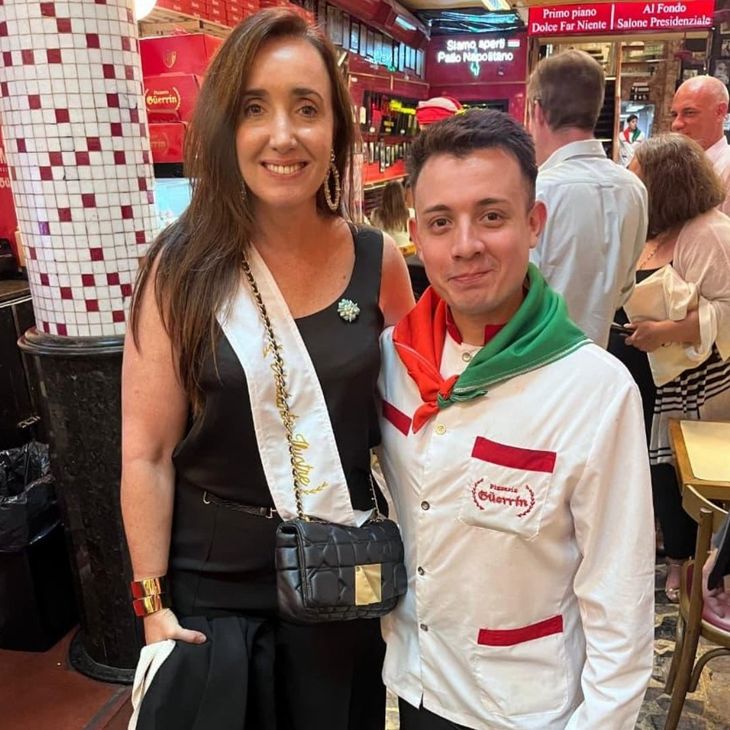 Victoria Villarruel fue a cenar a la pizzería Güerrín Victoria Villarruel fue a cenar a la pizzería Güerrín