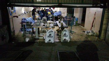 Los efectivos detuvieron a un hombre y una mujerresponsables del taller clandestino