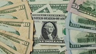 El dólar global recibe un impulso como valor refugio antes de la decisión de la Reserva Federal.