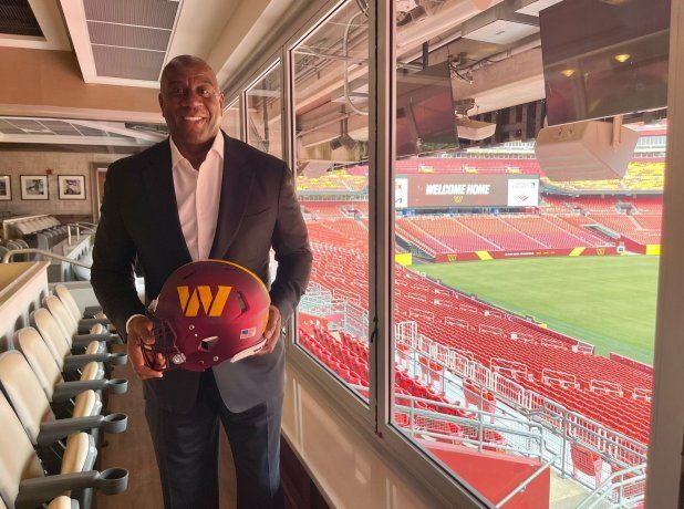 El ídolo de los Lakers ha incursionado en distintas disciplinas, siendo su última participación en la NFL con los Washington Commanders. El ídolo de los Lakers ha incursionado en distintas disciplinas, siendo su última participación en la NFL con los Washington Commanders.
