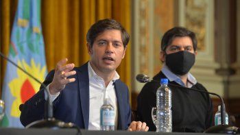 Matices. Axel Kicillof, junto a Carlos Bianco y Federico Thea, anunció ayer que no toda la provincia está en condiciones de ingresar en una nueva fase más moderada del aislamiento.