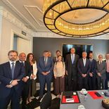 Rolando Figueroa se reunió con empresarios en España. Rolando Figueroa se reunió con empresarios en España.