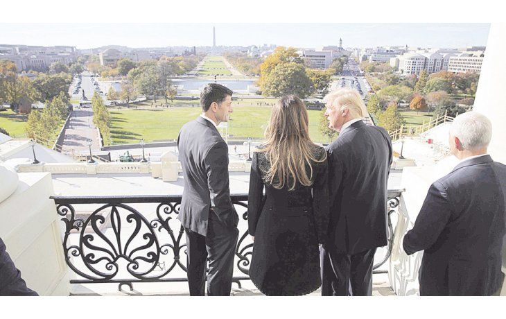 ámbito.com | Recorrido.  El presidente de la Cámara de Representantes, Paul Ryan, le enseñó el Capitolio a Donald Trump.