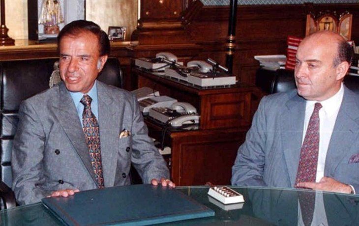 La discusión entre Menem y Cavallo por la “paternidad de la criatura” simboliza esta tensión entre la política “tradicional” y los economistas del poder, por aquellos años.&nbsp; &nbsp;&nbsp;